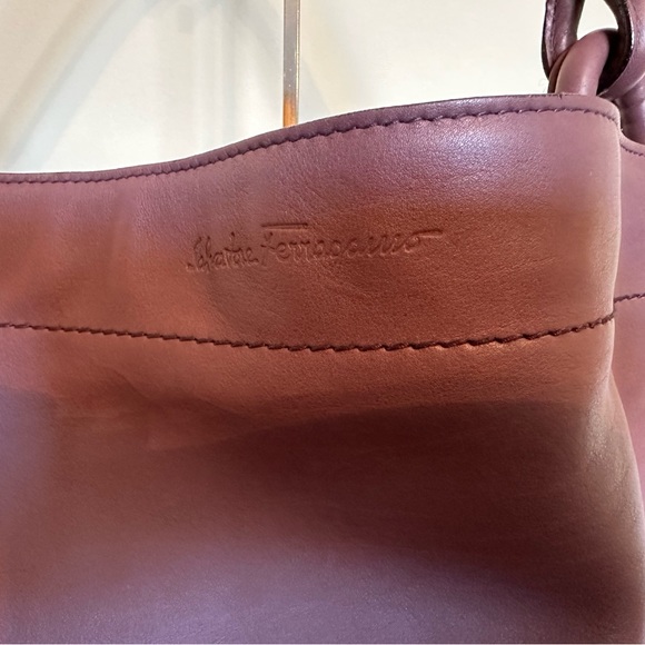 Salvatore Ferragamo Hobo Lavender Handbag Authentic Pristine Condition - Picture 9 of 11